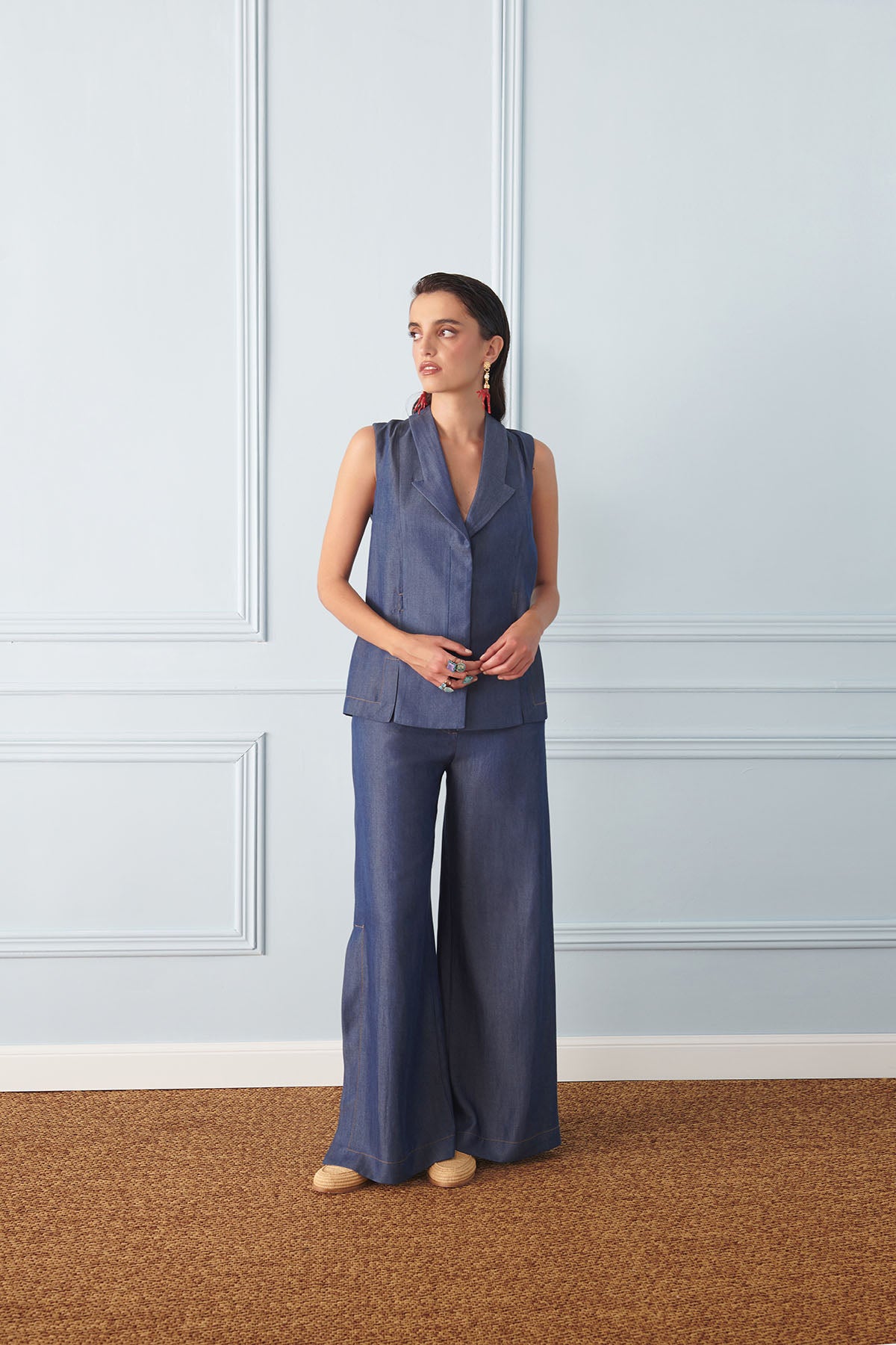 Pantalone con spacco